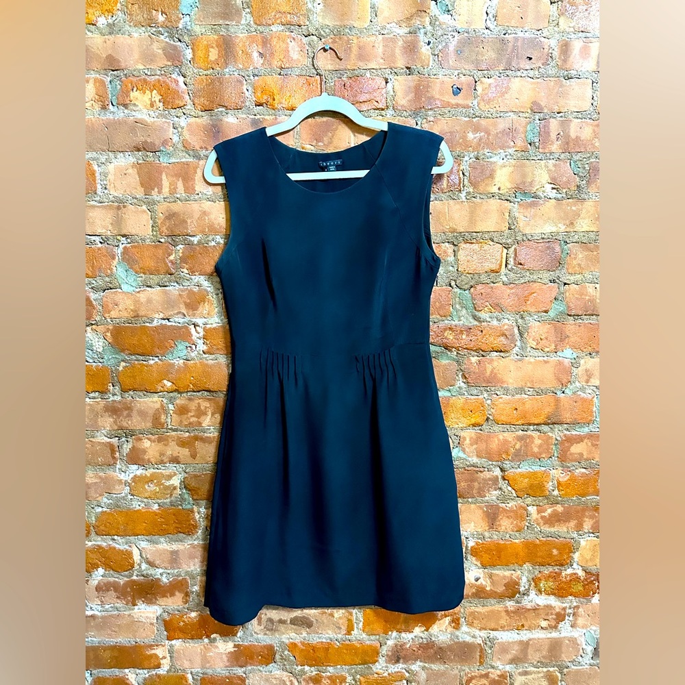 Theory silk black sleeveless dress with pockets